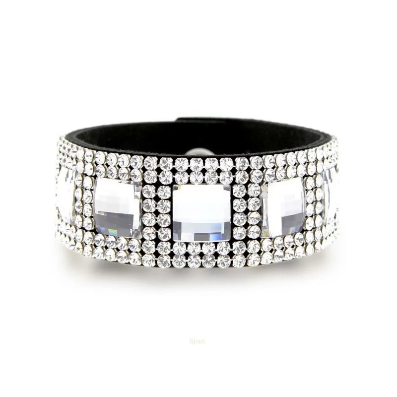 Bracelet Crystal Jewellery, Star avec de la suédine noire et des cristaux.